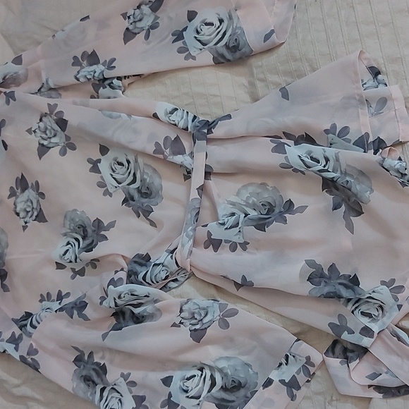 H&M Sheer Kimono - Picture 5 of 7